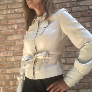 Button down jacket with tie